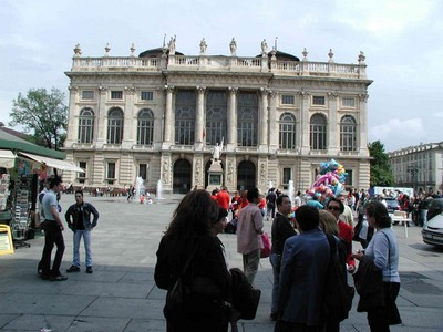 In front of Kings Palace2.jpg