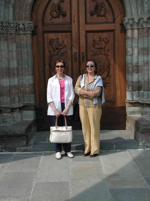 Maite and Esther3.jpg